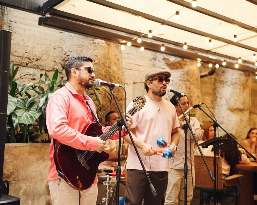 MÚSICA EN VIVO